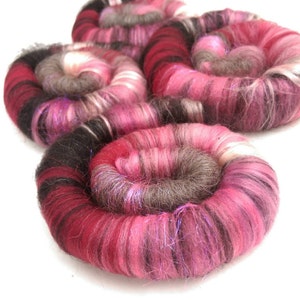 Naturally dyed art batt/ set of rolags 'Valentine's Day Evening' wool and silk roving (Phatfiber)