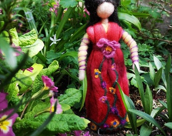 Felted Figurine, needle felted Figurine, Seasonal felted Figurine, Waldorf-inspired seasonal doll, Felted Doll