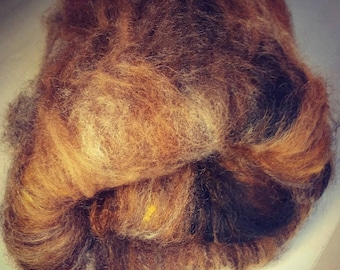 All-Naturally dyed art batt/ set of rolags 'Under the Fallen Leaves' (Phatfibre), wool roving