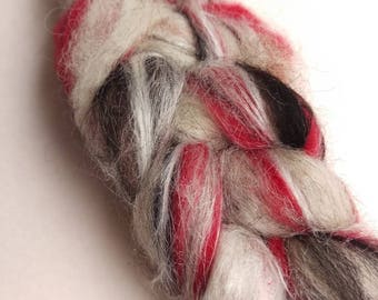 Naturally dyed art braid/ art batt/ set of rolags 'Love - Somewhere in there' wool and silk roving (Phatfiber), nat. dyed/ natural fibre mix
