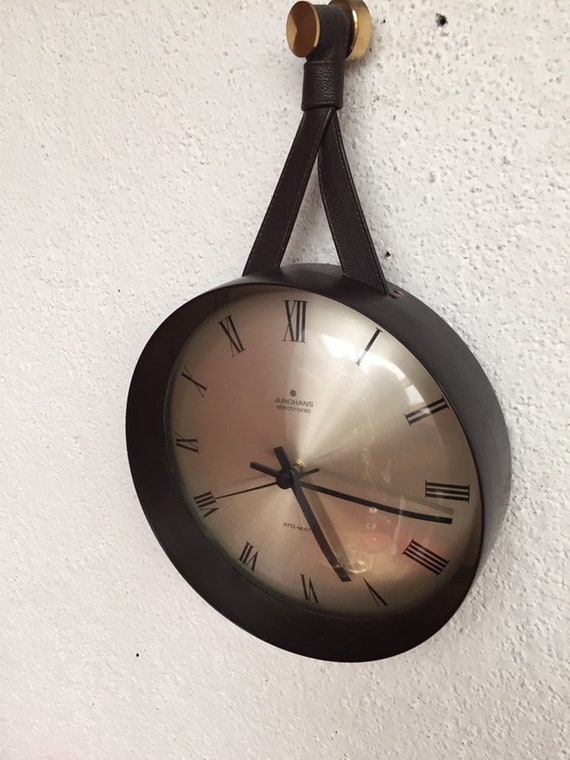 Vintage klok wandklok Junghans quartz horloge elektronica ATO MAT