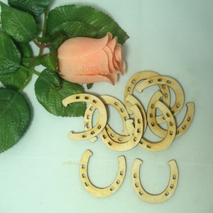 Horseshoe 10 pieces lucky charm 4 cm wooden gift scatter decoration