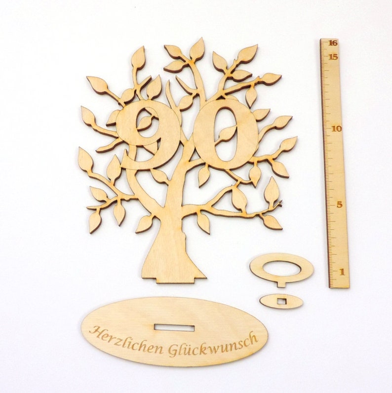 Geschenk zum 90 Geburtstag, Gutschein und Geldgeschenk Lebensbaum Zahl 90, mit graviertem Fuß Herzlichen Glückwunsch, 16 cm Bild 2