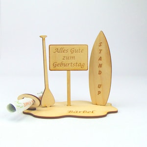 Geldgeschenk Stand Up Brett mit Paddel und Spruchschild aus Holz Personalisiert zum Geburtstag Geschenk mit Namensgravur Alles Gute zum Geb