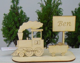 Don d'argent pour un cheminot Train avec panneau de nom de lieu de wagon Donner de l'argent pour un anniversaire Voyage en train Locomotive bois K71