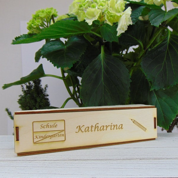 Gift for the start of school, school enrollment, name engraving wooden box for box, assemble yourself, own engraving possible, 20 cm long