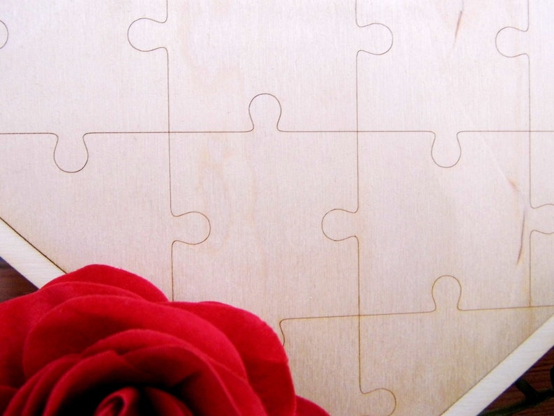 Puzzle in Herzform 30 Teile aus Holz mit Unterplatte zum Anhängen, Gästebuch Alternative Bild 4
