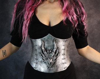 Corsetto fantasy con testa di drago in rilievo. Cintura in EVA, super leggera e confortevole, perfetta per armature Larp e cosplay.