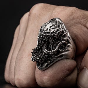 Venom Ring