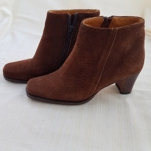 Febo Argentina Ankle boots with zipper. Size 5. Patterned suede. Stacked heel.