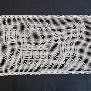 Crochet Filet Kitchen Scene Doily/ Table Mat / Centre piece doily / Sofa back/ Wall hanging