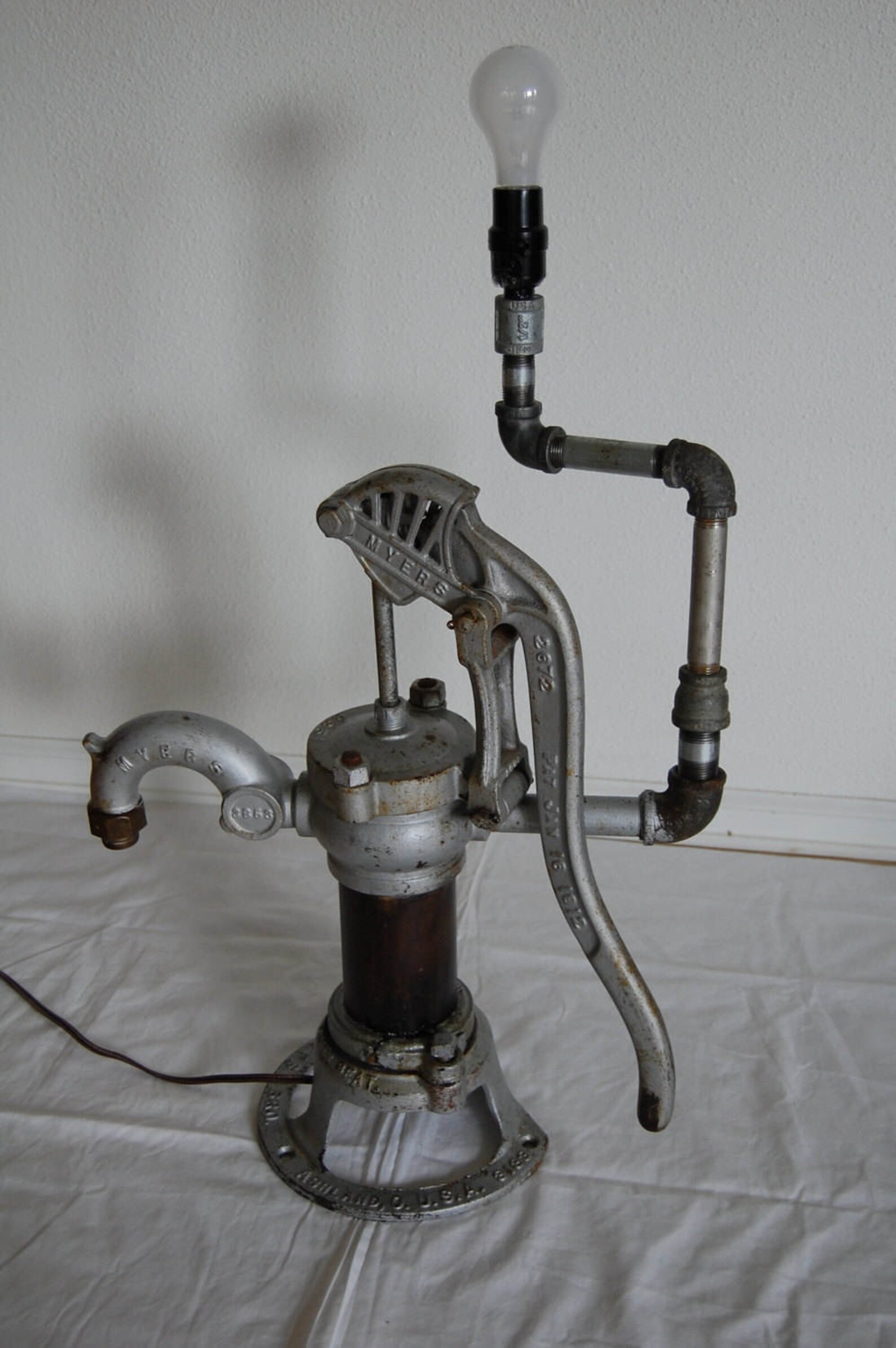 Repurposed Upcycled Vintage Hand Water Pump Table Lamp Etsy