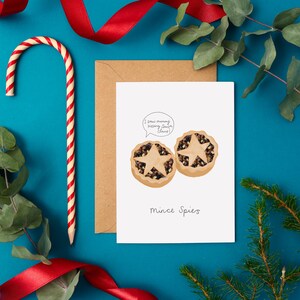 Cartão de Natal engraçado com torta de carne moída | Cartão de trocadilho "Mince Spies" | Saudação de Natal bem-humorada | Eu vi a mamãe beijando o Papai Noel