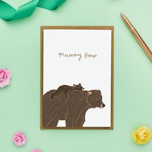 Biglietto d'auguri carino per la festa della mamma / Illustrazione di una mamma orsetto / Mamma e orsetto / Dolce biglietto di auguri per la mamma / La prima festa della mamma della mamma
