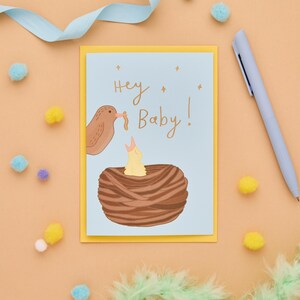 Cartão fofo de bebê novo | Bebê e mamãe/papai pintinho | Cartão de bebê de gênero neutro | Cartão de bebê desenhado à mão | Cartão de felicitações exclusivo para bebês