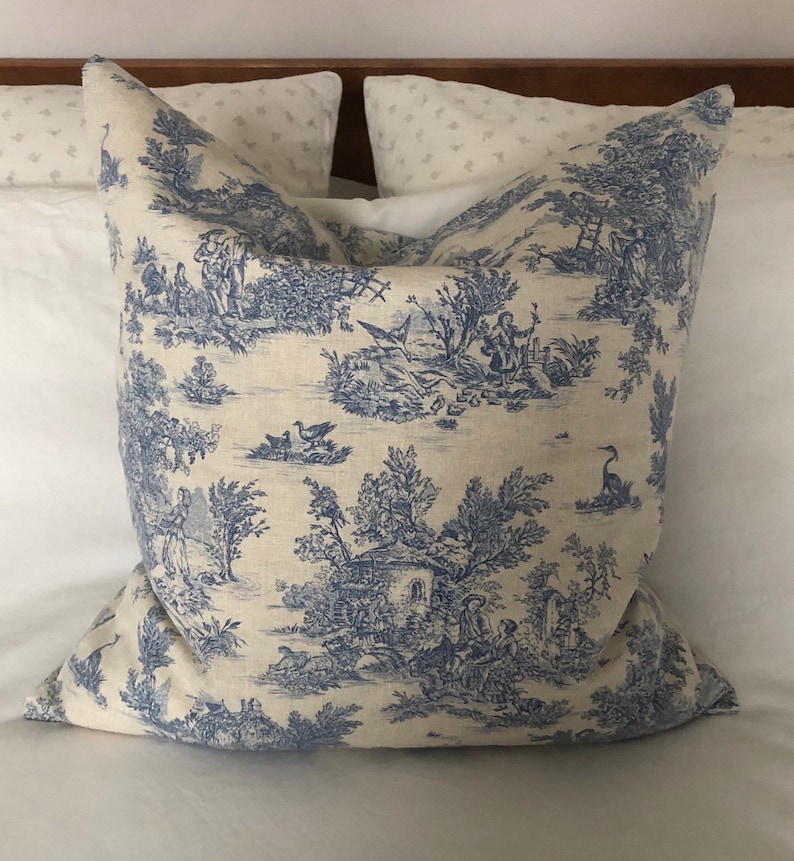French vintage cushion cover - Blue toile de jouy - French country pillow - blue pillow cover - blue cushion - vintage decor