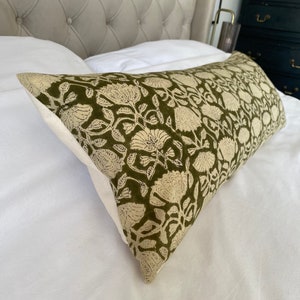 Olijfgroene kussenhoes met blokprint, extra grote lendekussenhoes, neutrale kussenhoes met patroon