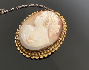 Broche Vintage Camée Coquillage Plaqué Or - État D'usage, Plaquage Un Peu Usé Mais Charme Rétro