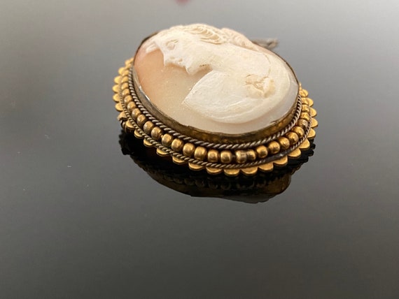 Christmas gift for mom, Vintage cameo brooch, Ant… - image 4