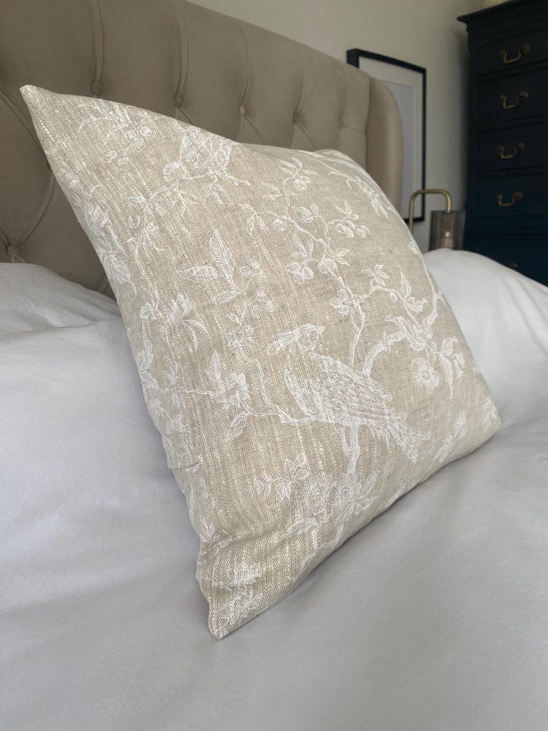 RosesandBloom Linen Pillow Cover