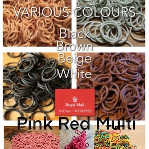 Puede incluir: Un paquete variado de gomas elásticas en varios colores, incluyendo negro, marrón, beige, blanco, rosa, rojo y multicolor. Las gomas elásticas están dispuestas en pilas y etiquetadas con los colores. El texto "VARIOUS COLOURS" está en la parte superior de la imagen. El texto "Royal Mail. 1stClass - FAST&FREE" está en el medio de la imagen. El texto "Pink Red Multi" está en la parte inferior de la imagen.