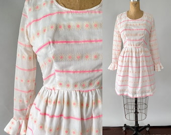 Vintage 60s dress, 1960s White Cotton Pink Striped Flocked Floral Daisy Mini, Ruffled Sleeve Scoop Neck Fit And Flare Party Dress, Small S