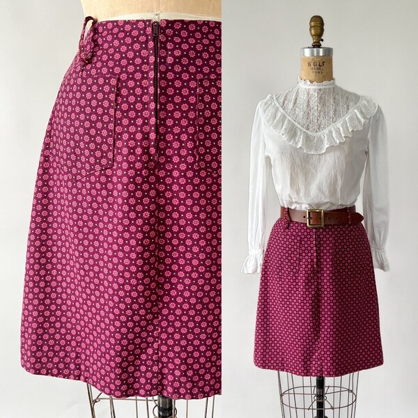 Vintage 60s Skirt, 1960s Magenta Pink Daisy Print Floral Cotton Mini, High Waist Zip Front Straight Skirt Front Pockets, XS S 25 Waist