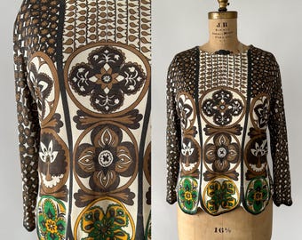 Vintage 60s Sweater, 1960s Brown Floral Medallion Patterned Knit Top, Mod MCM Crew Neck Scalloped Hem Sweater, White Green Yellow, Medium M