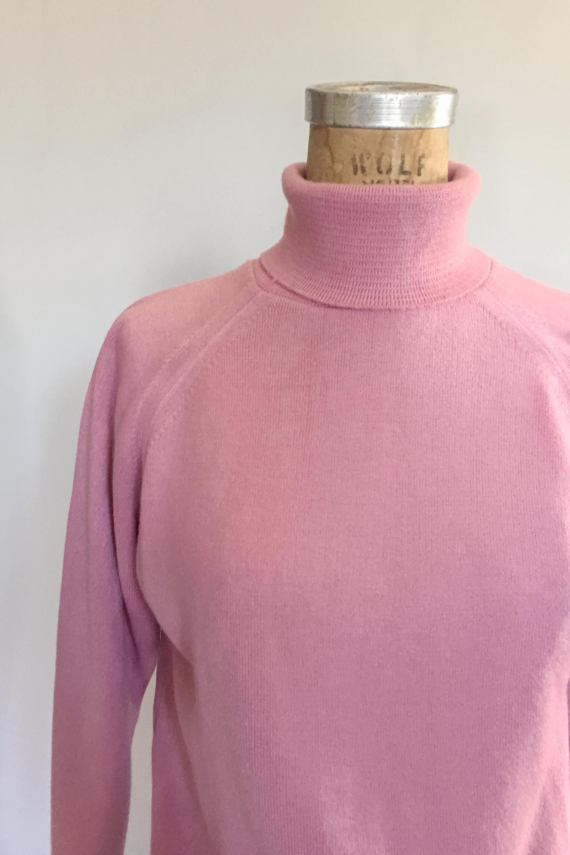 Vintage 1990s dusty pink mauve soft cropped turtleneck sweater Small S ...