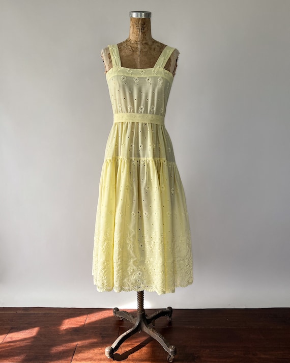 Vintage 70s Dress, 1970s Vogue Yellow Eyelet Cott… - image 2