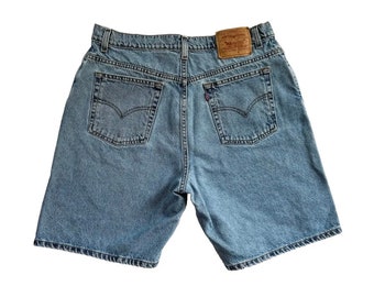 Vintage 90s Shorts, 1990s Levis Medium Blue Wash Cotton Denim Shorts, High Rise Dad Shorts, Relaxed Bermuda Shorts, Size Large 16W, W34 W35