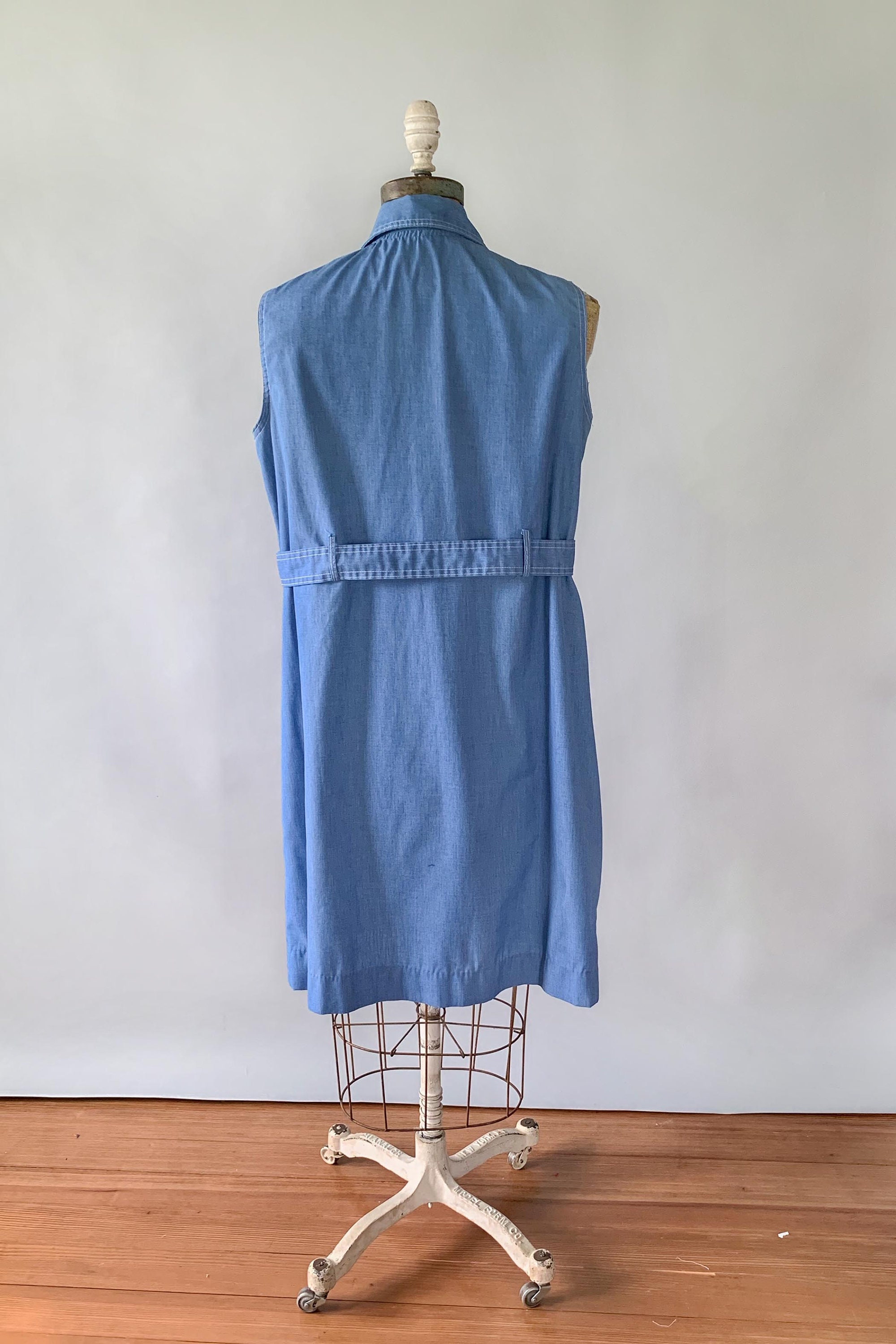 Vintage 1970s blue cotton sleeveless shirtdress / 70s shift dress ...