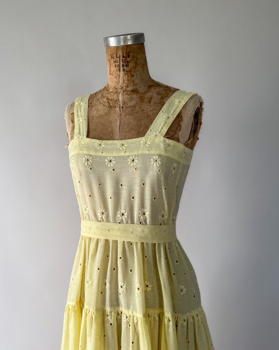 Vintage 70s Dress, 1970s Vogue Yellow Eyelet Cott… - image 3