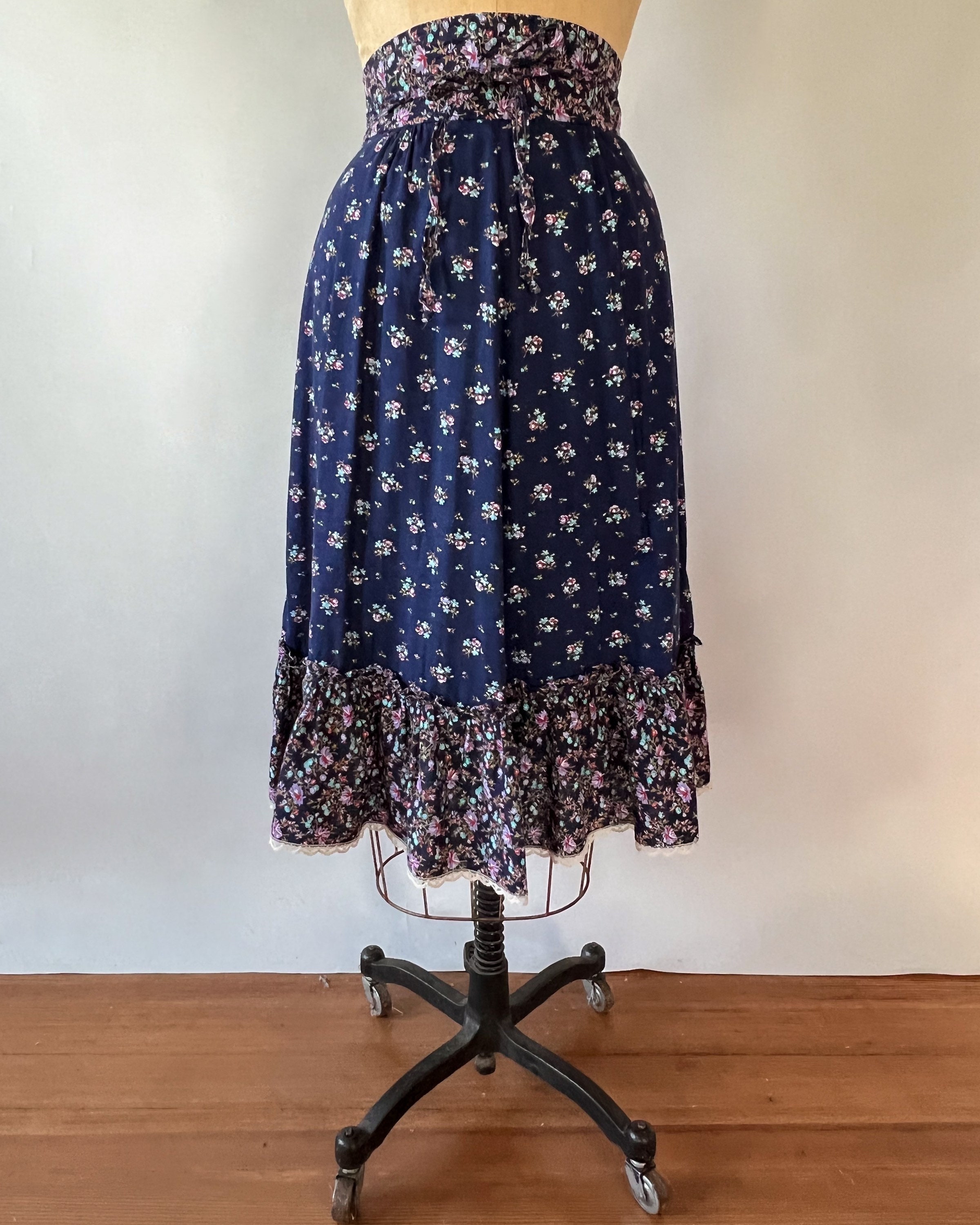 Vintage 1980s navy blue calico floral ruffled gunne sax style prairie ...