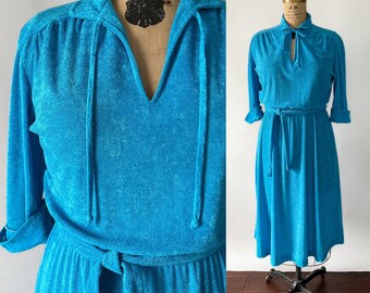 1970s Vintage Bright Aqua Blue Terry Cloth Keyhole Neck Blouson Midi Dress, Medium