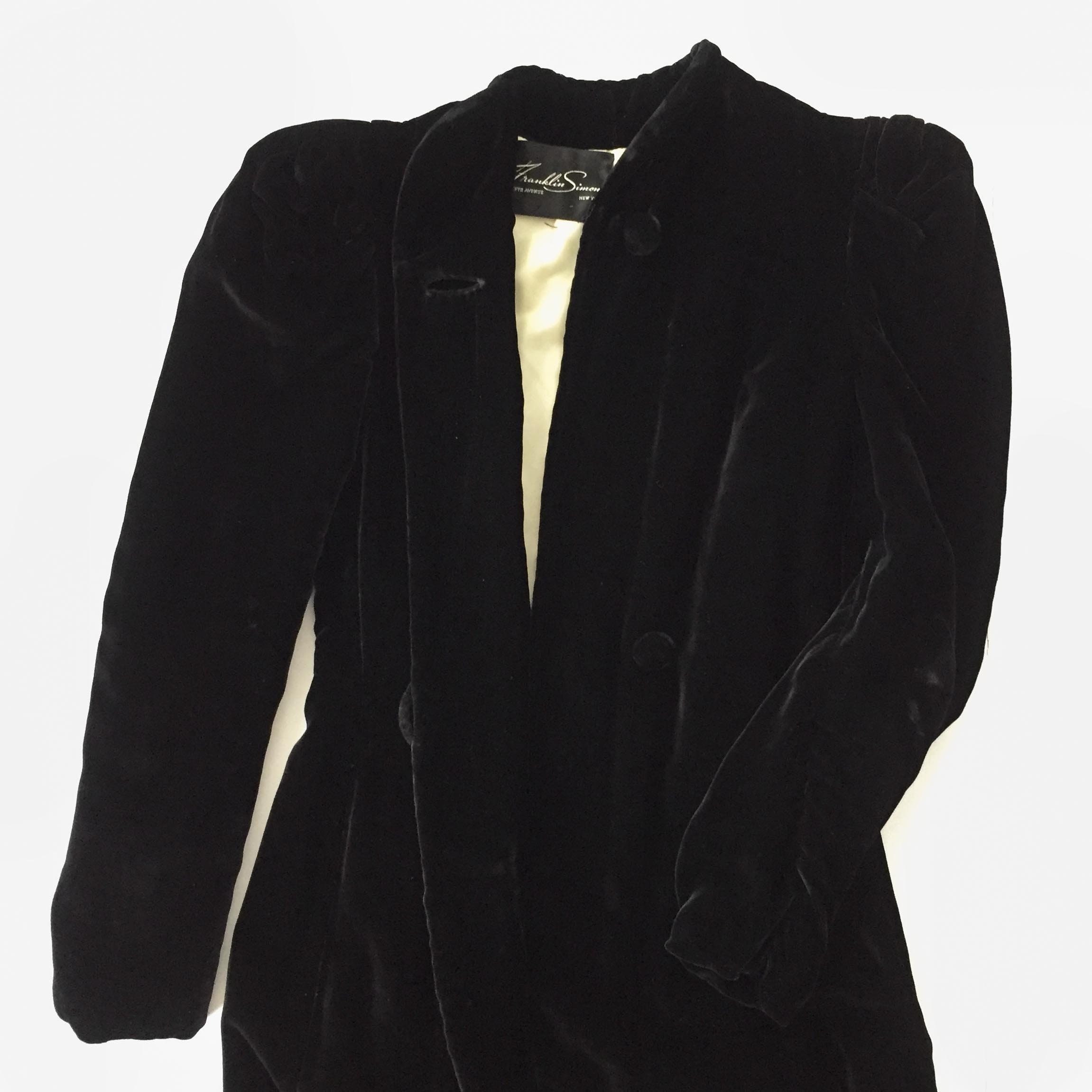 Vintage 1940s Victorian style black velvet full length opera coat Extra ...