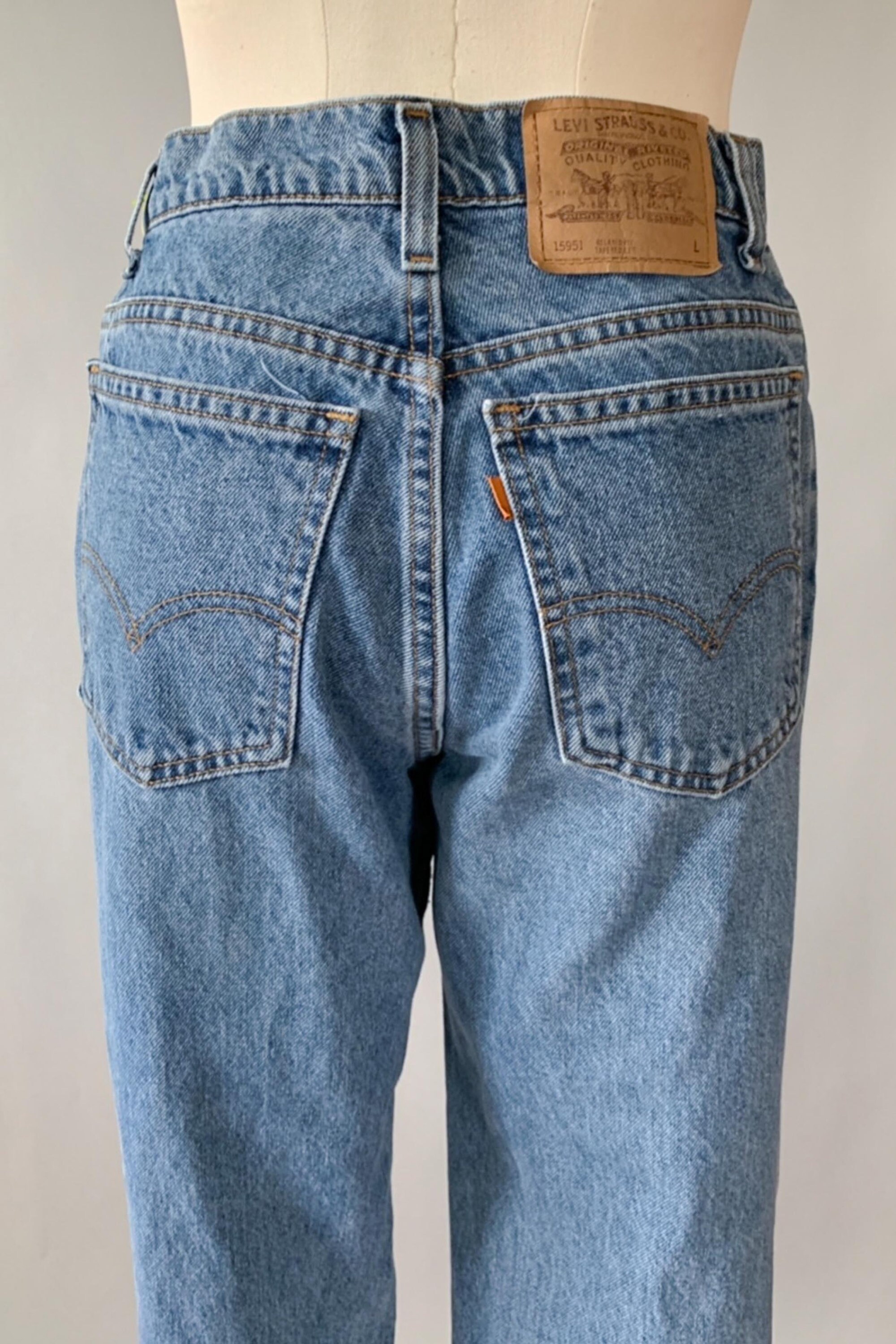 Vintage 1990s 90s Levi's 950 medium faded blue high rise waisted ...