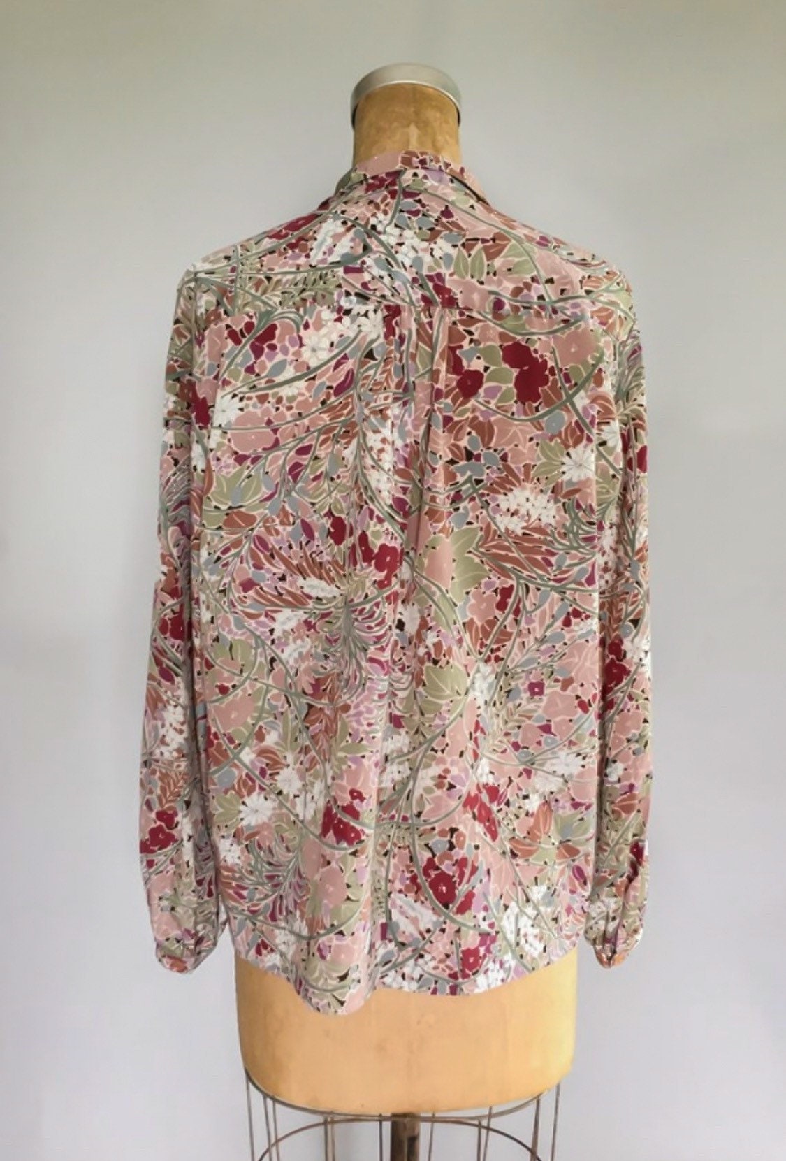 Vintage 1970s 70s dusty rose floral silky blouse small S medium m