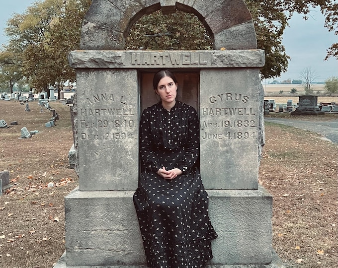 Featured listing image: Antique Vintage Victorian Edwardian 1890s 1900s Black Calico Floral Prairie Dress Bodice Skirt Set, Medium, 29 30 Waist