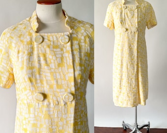 1960s Vintage Mod Yellow White Abstract Pattern Textured Knit Double Breasted Shift Dress, Small Medium
