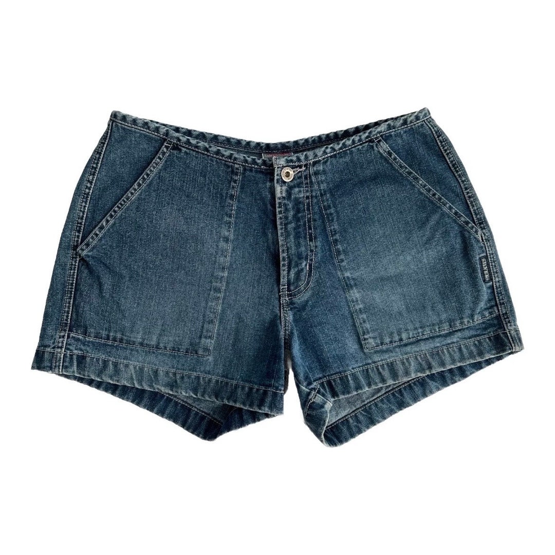 Vintage 2000’s strawberry print shorts