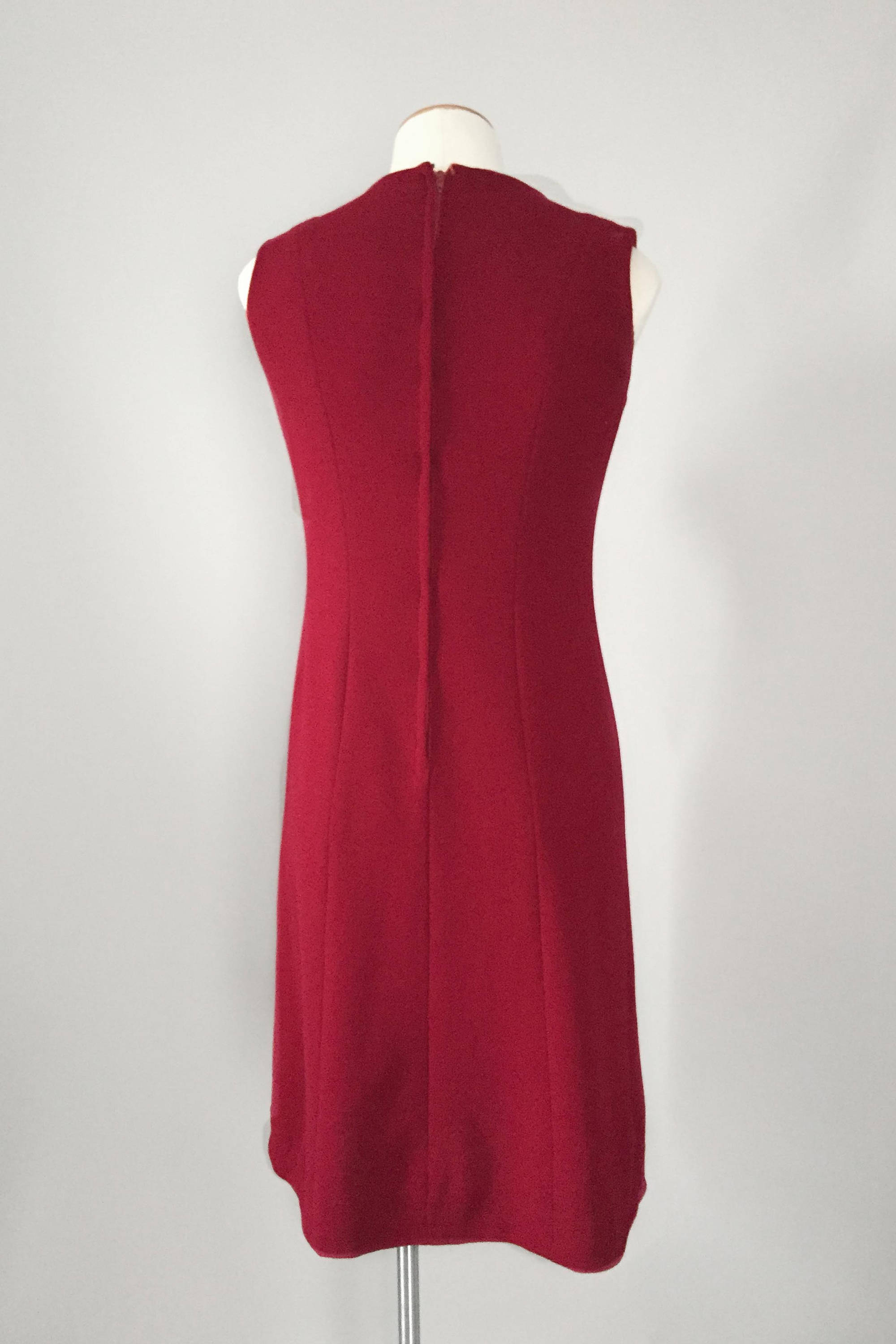 Vintage 1960s 60s berry sleeveless shift dress small S