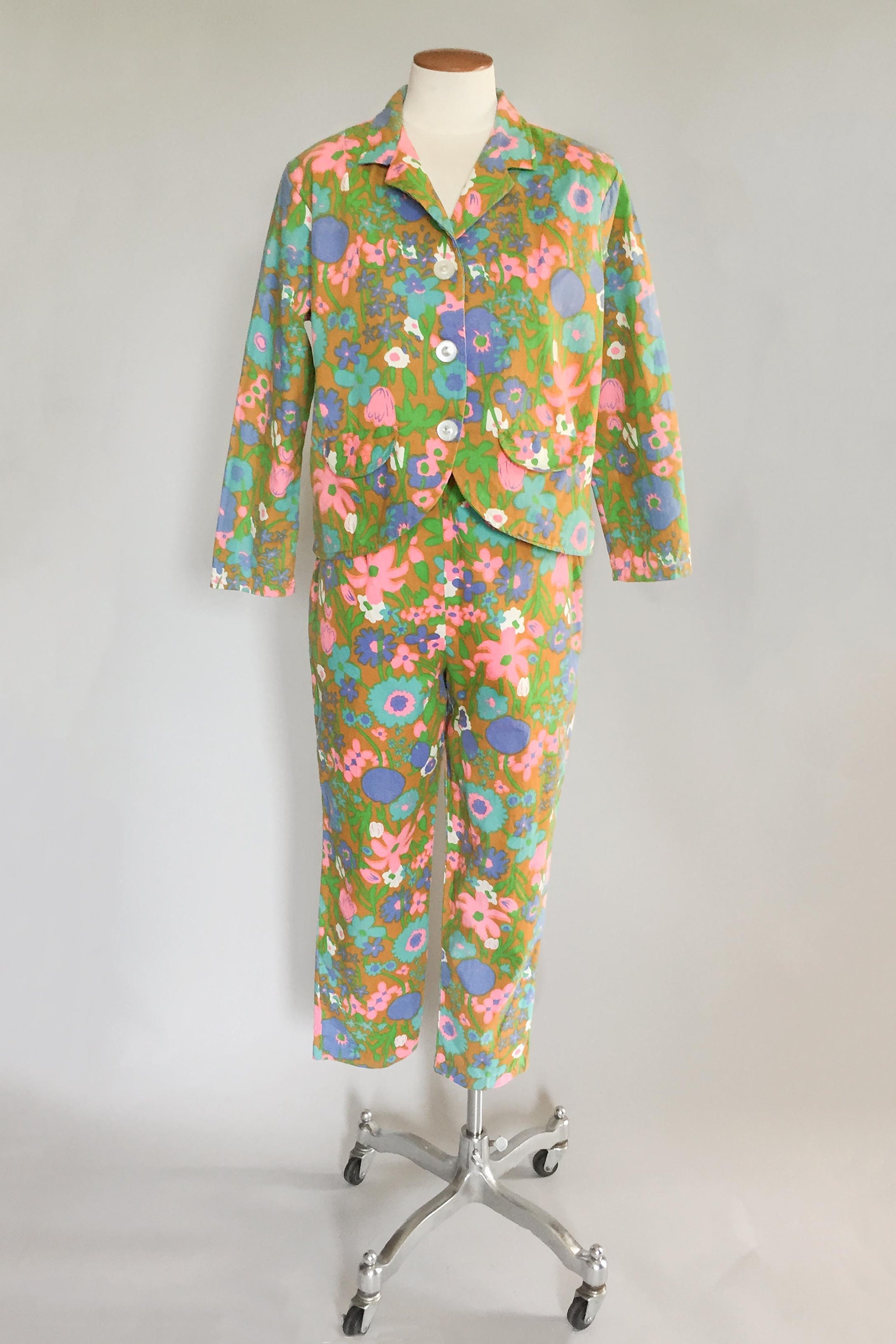 Vintage 1960s 60s New Old Stock NOS floral pantsuit jacket and pants ...