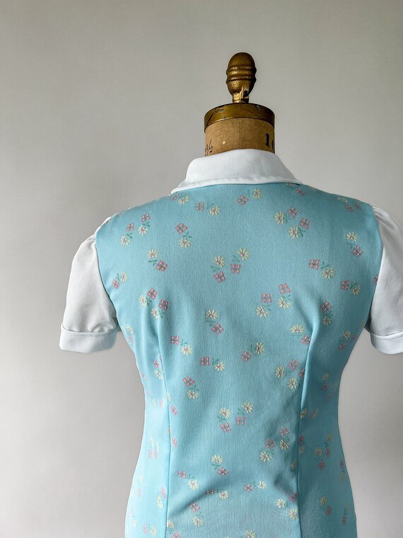 Vintage 70s Top, 1970s Blue Floral Zip Front Pock… - image 7