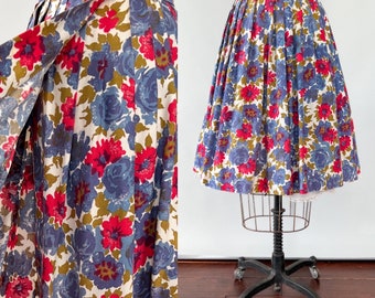Vintage 50s Skirt, 1950s 1960s Purple Blue Floral Cotton Pleated Full Midi, Red Carnation Rose Print Wrap Skirt, Extra Small XS 25 Waist
