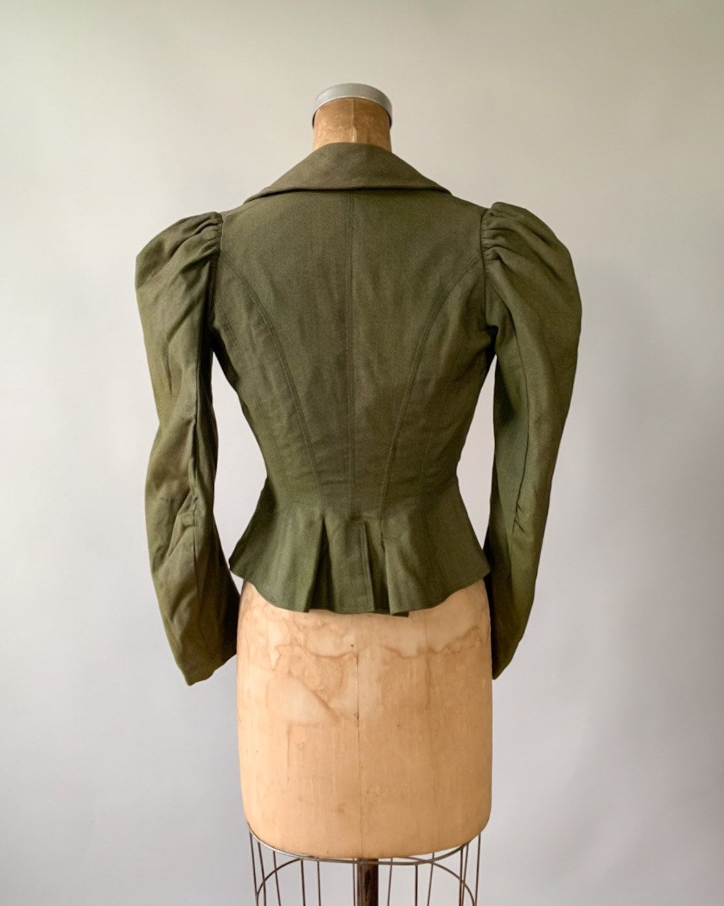Antique Victorian Edwardian green fitted jacket blazer puff mutton