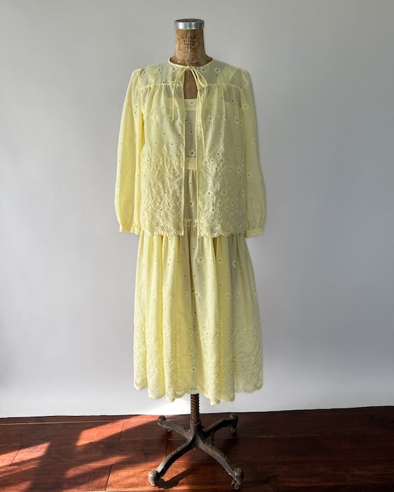 Vintage 70s Dress, 1970s Vogue Yellow Eyelet Cott… - image 6