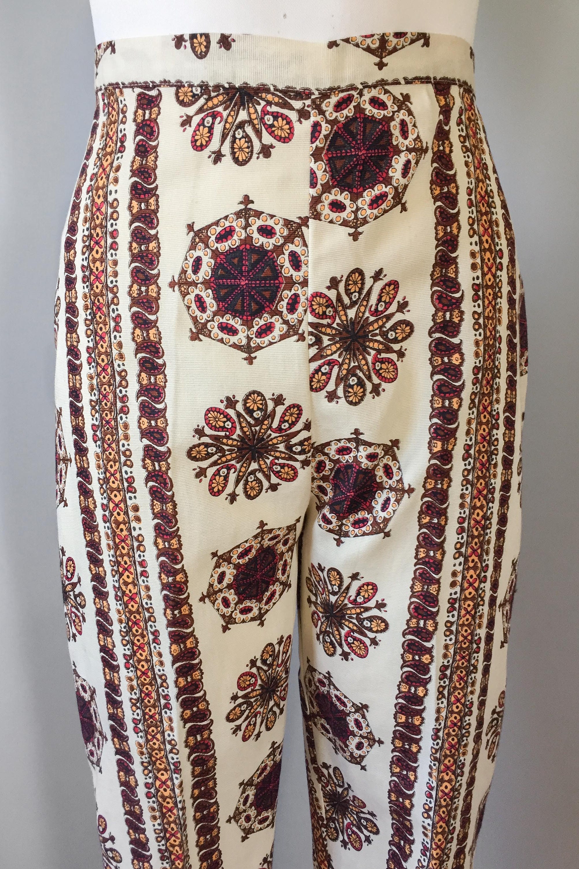 Vintage 1960s 60s NOS cream and brown paisley cigarette capri pants Extra Small XS S 25 waist