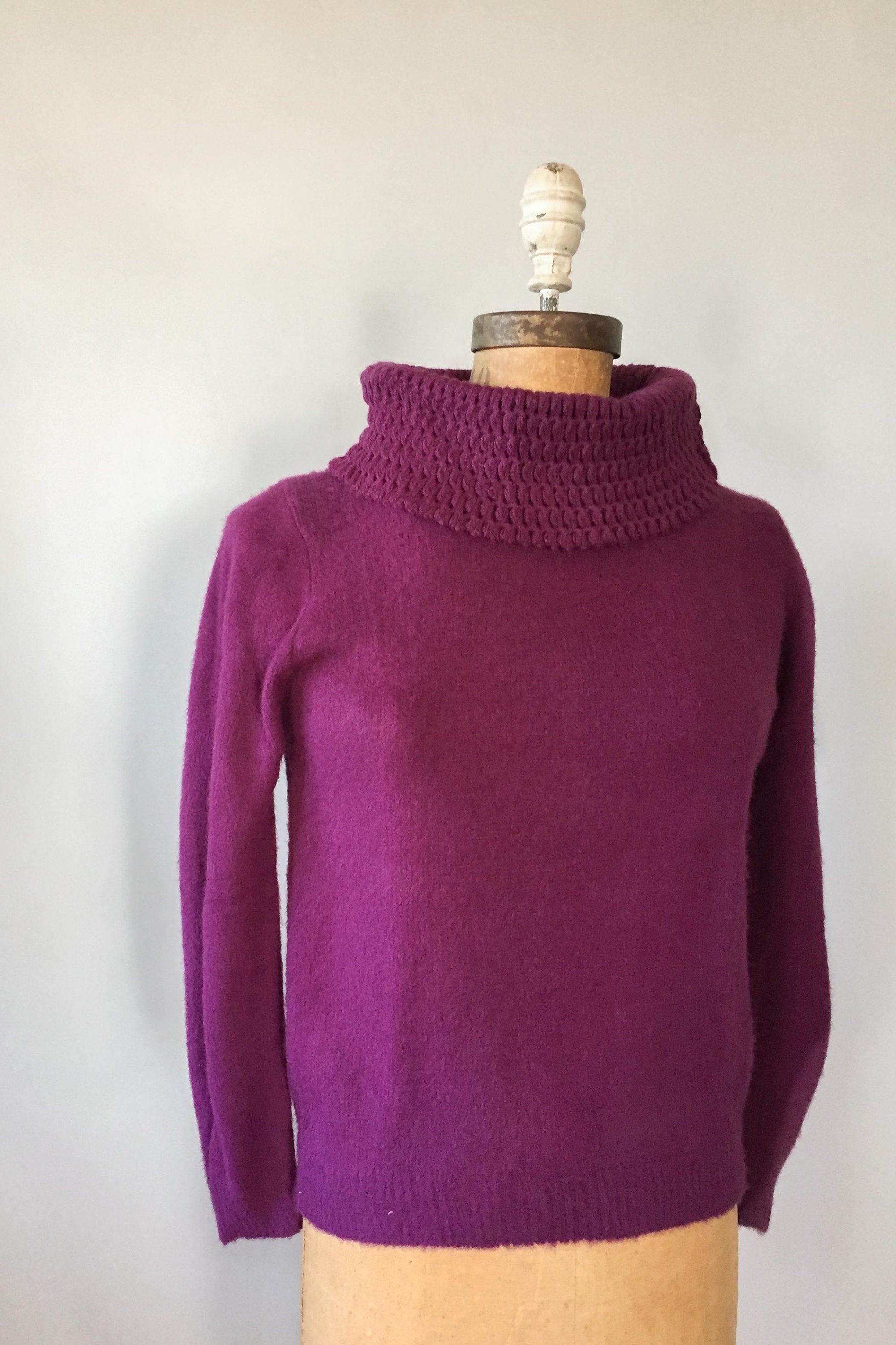 Vintage 1960s 60s 70s purple cowl neck turtleneck sweater Small S Medium M