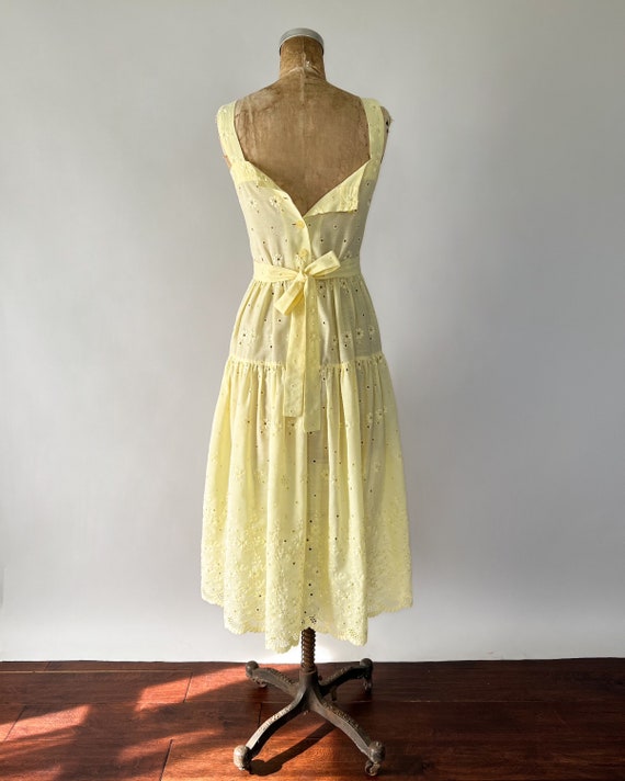 Vintage 70s Dress, 1970s Vogue Yellow Eyelet Cott… - image 5